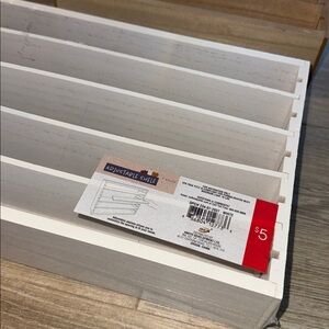 Target adjustable shelf